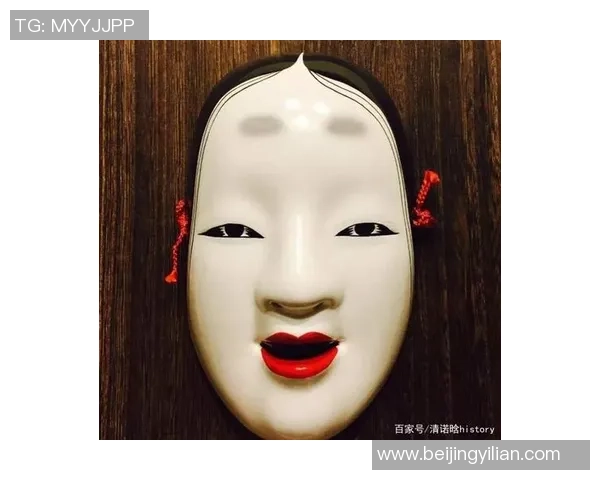 日本足球明星因伤戴面具出战展现勇气与拼搏精神引发球迷热议